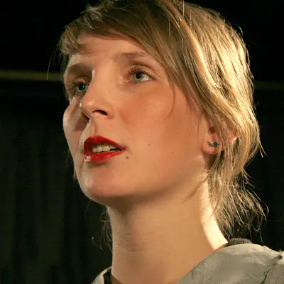 Theater: Puppe Hoffnung