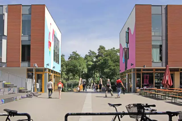 Karostar Musikhaus Hamburg, Auusenbereich