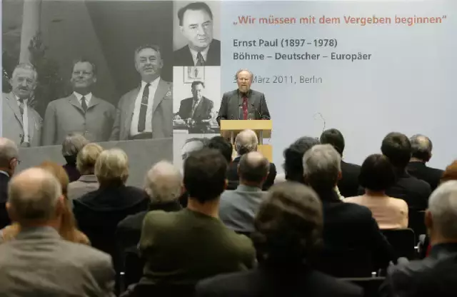 mehrsprachige Wanderausstellung Ernst Paul, Ausstellungseröffnung mit Wolfgang Thierse
