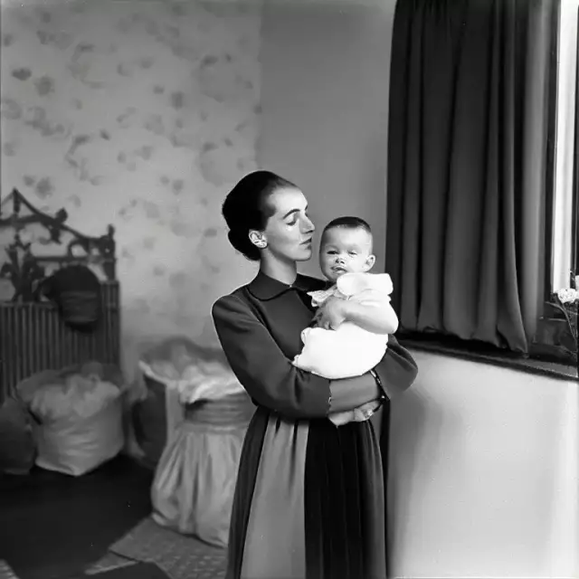 polnische junge Mutter mit Kind, KI generiert, 11.2022