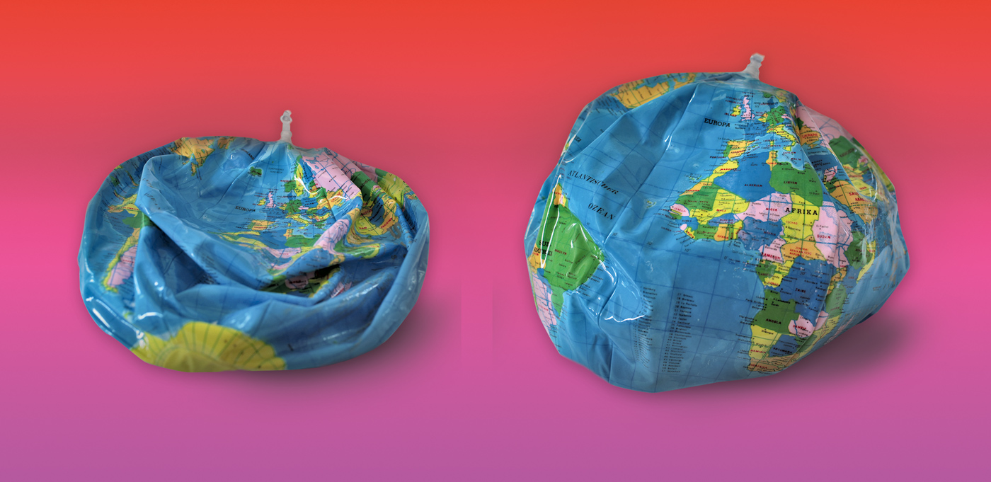 aufblasbare Erdkugel, Globen, aus denen die Luft entwichen ist