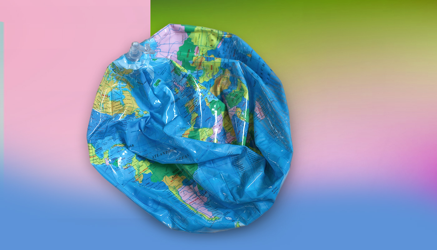 Flyermotiv farbiger Verlaufs-Hintergrund mit Erdkugel aus der die Luft entwichen ist