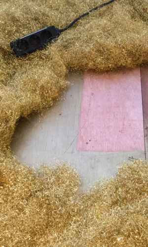 Verwirrende Decken-Deko im Hamburger Elbe Einkaufszentrum