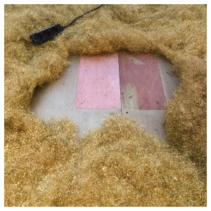 Verwirrende Decken-Deko im Hamburger Elbe Einkaufszentrum